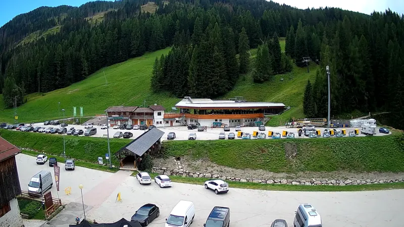 Piazzale Pescul - Ufficio skipass
